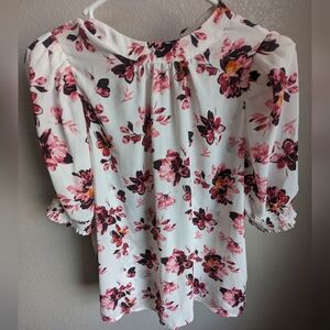 Floral short sleeve blouse